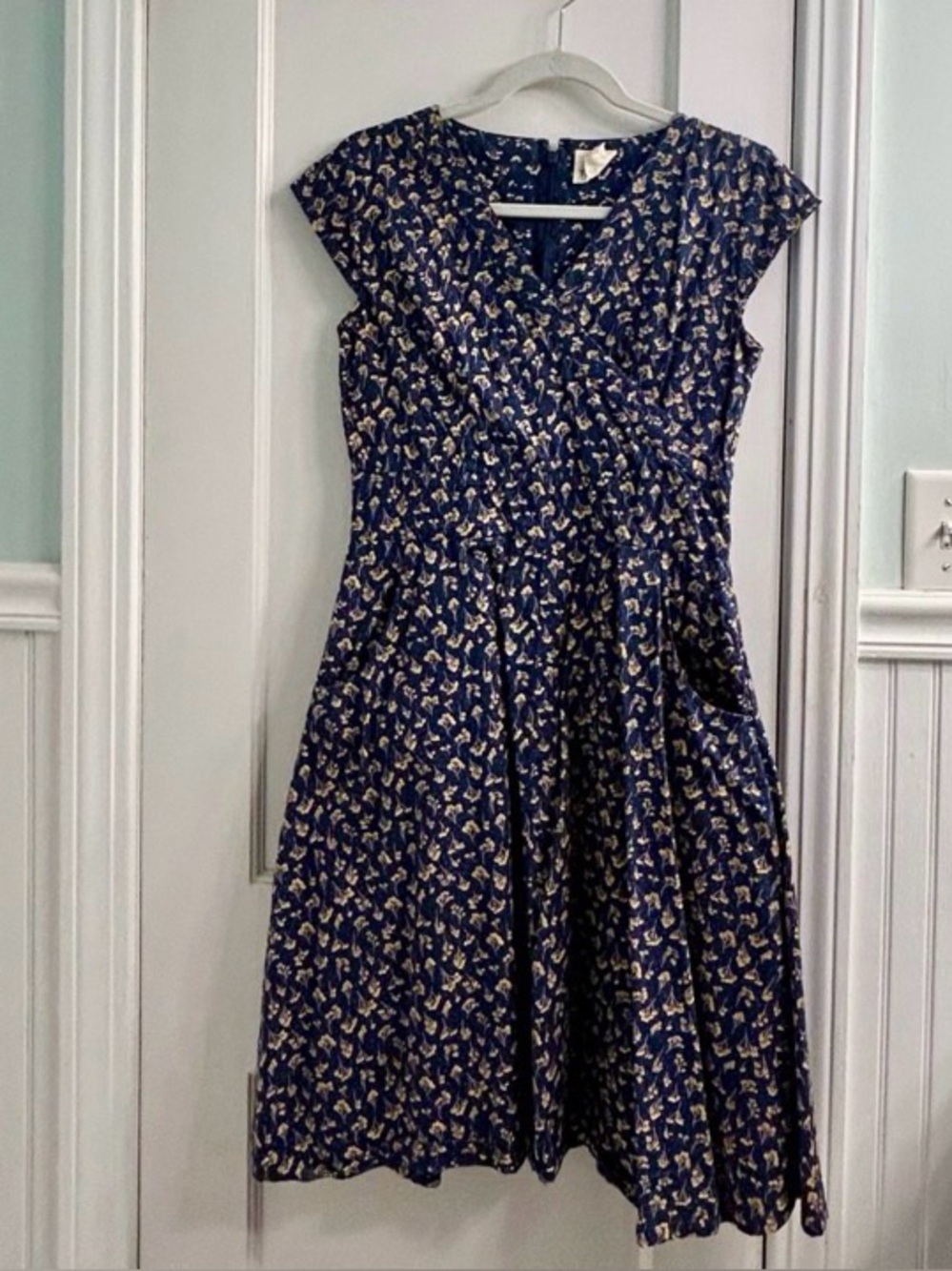 Mata Traders retro style Floral Dress • Blue Cotton • it has pockets!! XS